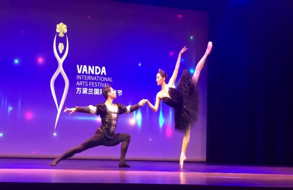 17-2019年7月重庆芭蕾舞团赴新加坡参加万黛兰国际艺术节.jpg